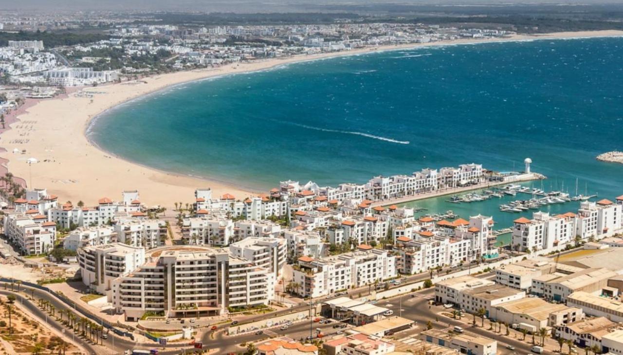Luxury 105sqm Terrace Seafront Wifi Unlimited Apartment *