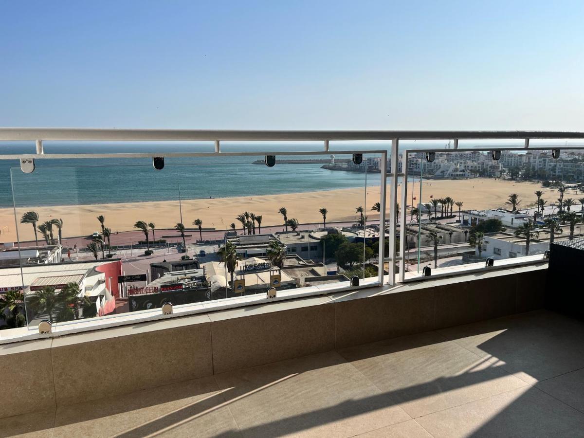 Luxury 105sqm Terrace Seafront Wifi Unlimited Apartment